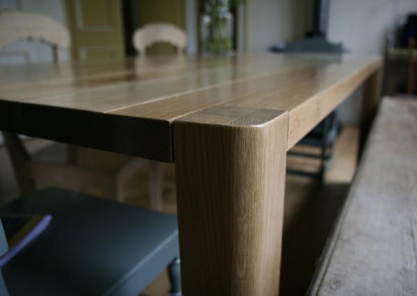 Maarten Vlaming 2012: Kleine eettafel, Amerikaans wit eiken, detail
